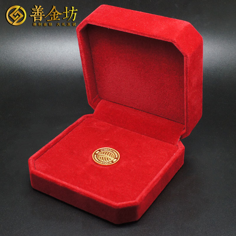 上?？颠_(dá)醫(yī)療8克金徽章_ 徽章制作 獎(jiǎng)?wù)轮谱?定做金幣 定制金幣 員工福利