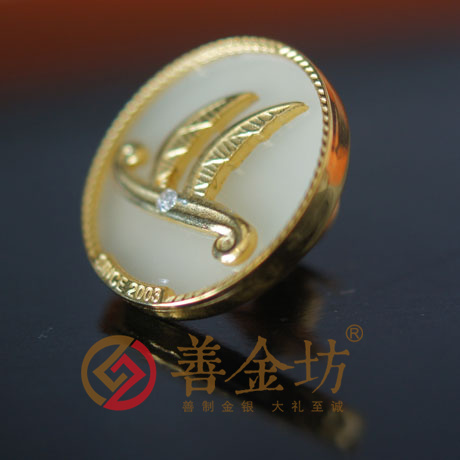 上海海通物流_金鑲玉徽章 玉鑲金徽章 金鑲鉆徽章 制作徽章 獎牌制作 獎章制作 制作紀念幣 定做金幣 徽章制作 員工福利