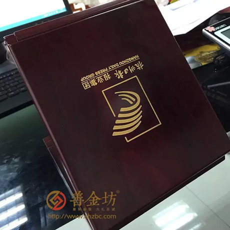 浙江杭州某報定制金銀銅勛章_制作徽章 制作金幣 定做金幣 定做銀幣 獎?wù)轮谱?紀念幣定制 金幣制作 徽章制作 周年慶典